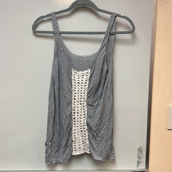 O’neil Top - Picture 2 of 4